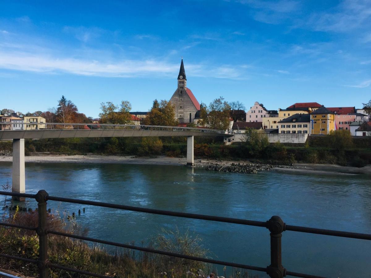 Ferienwohnung An Der Romantischen Salzachschleife Naehe Salzburg Laufen Bagian luar foto