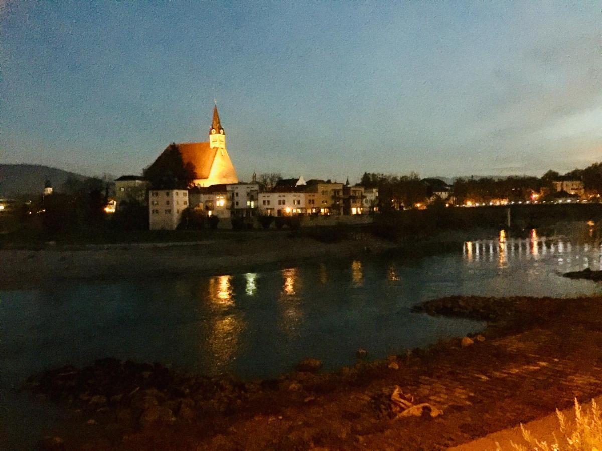 Ferienwohnung An Der Romantischen Salzachschleife Naehe Salzburg Laufen Bagian luar foto