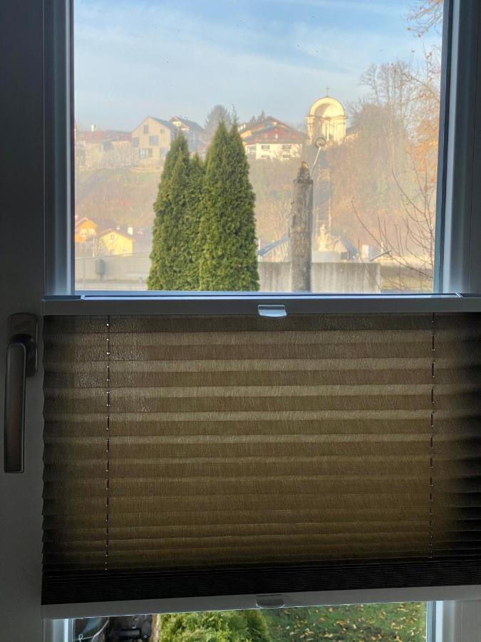 Ferienwohnung An Der Romantischen Salzachschleife Naehe Salzburg Laufen Bagian luar foto
