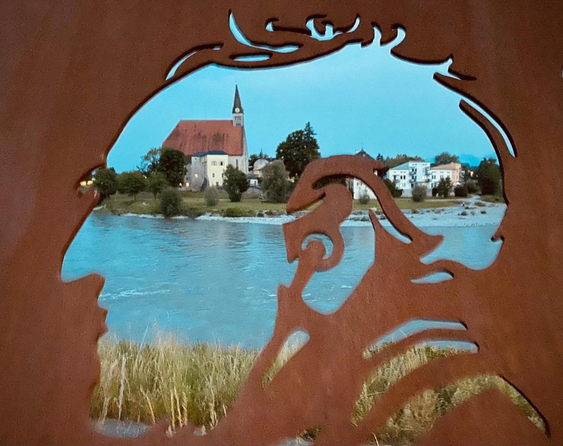 Ferienwohnung An Der Romantischen Salzachschleife Naehe Salzburg Laufen Bagian luar foto