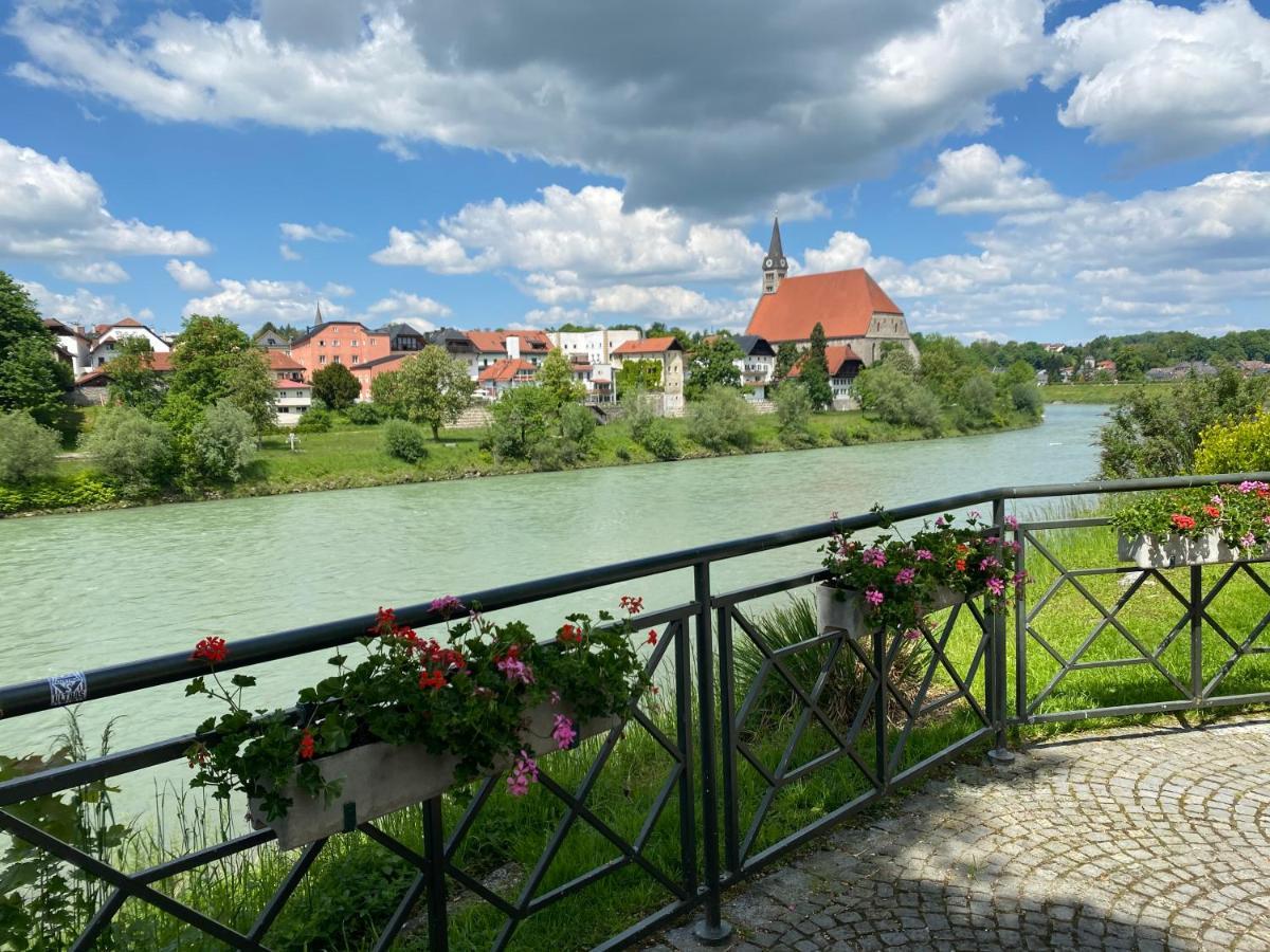 Ferienwohnung An Der Romantischen Salzachschleife Naehe Salzburg Laufen Bagian luar foto